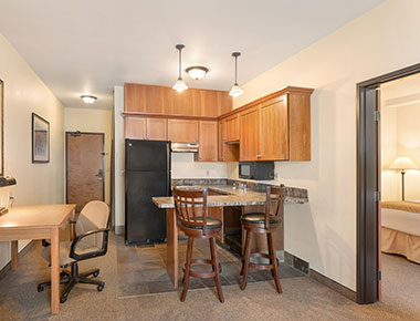 1-KING-BED-SUITE Best Western Plus Ellensburg Hotel King Bed Suite